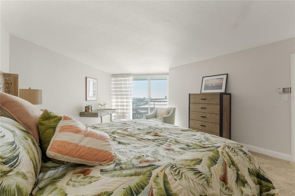 For Sale: $1,299,000 (2 beds, 2 baths, 1729 Square Feet)