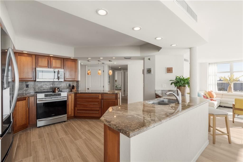 For Sale: $1,299,000 (2 beds, 2 baths, 1729 Square Feet)