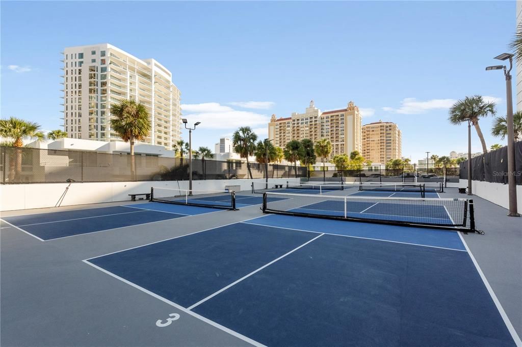 For Sale: $1,299,000 (2 beds, 2 baths, 1729 Square Feet)