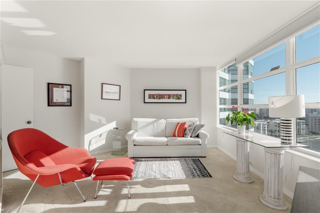 For Sale: $1,299,000 (2 beds, 2 baths, 1729 Square Feet)