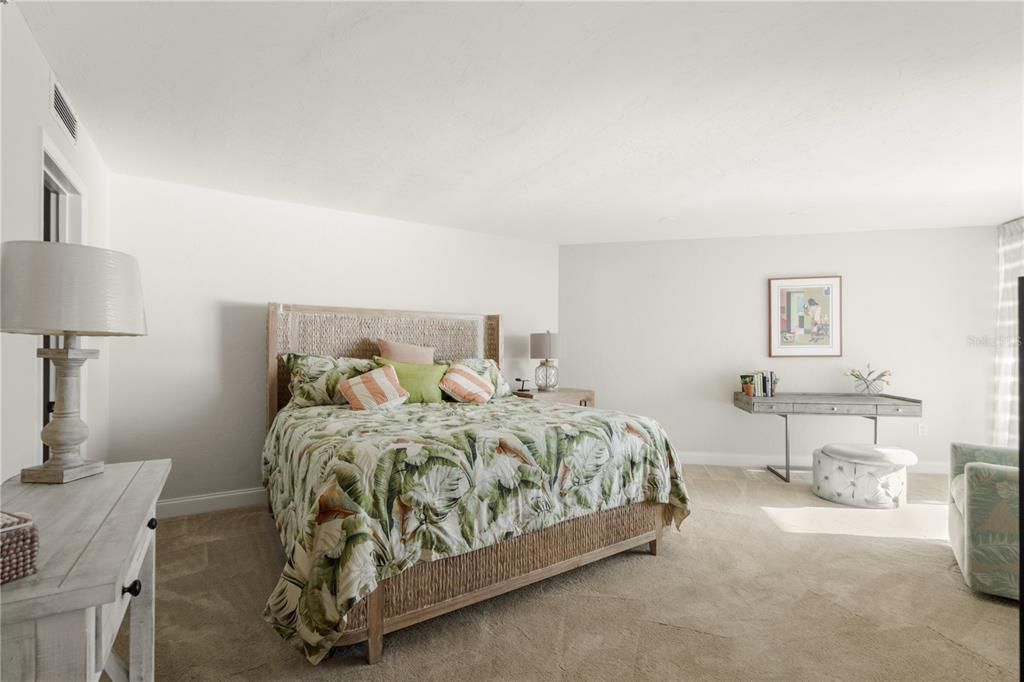 For Sale: $1,299,000 (2 beds, 2 baths, 1729 Square Feet)