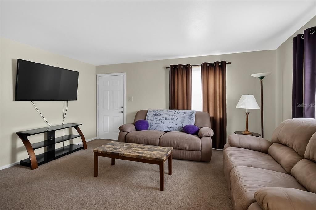 For Sale: $99,000 (3 beds, 1 baths, 1000 Square Feet)