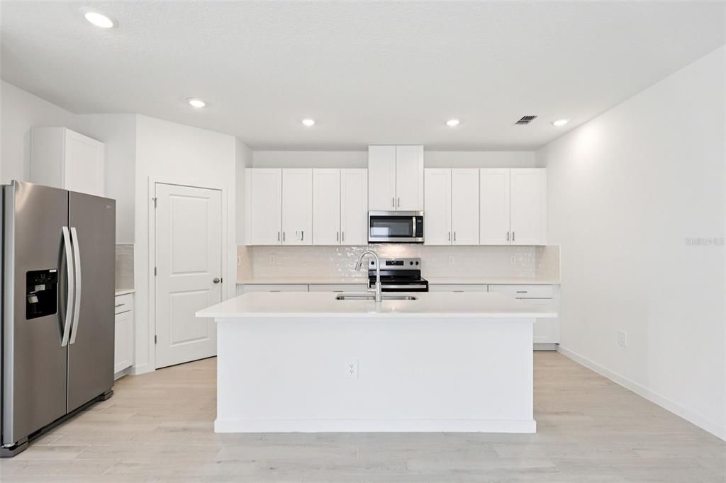 For Sale: $383,990 (4 beds, 3 baths, 1842 Square Feet)