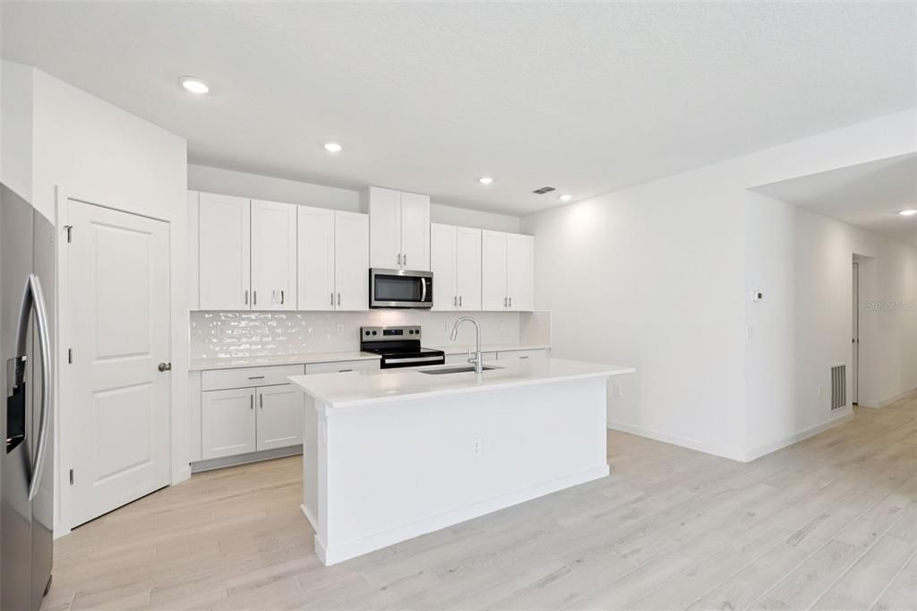 For Sale: $383,990 (4 beds, 3 baths, 1842 Square Feet)