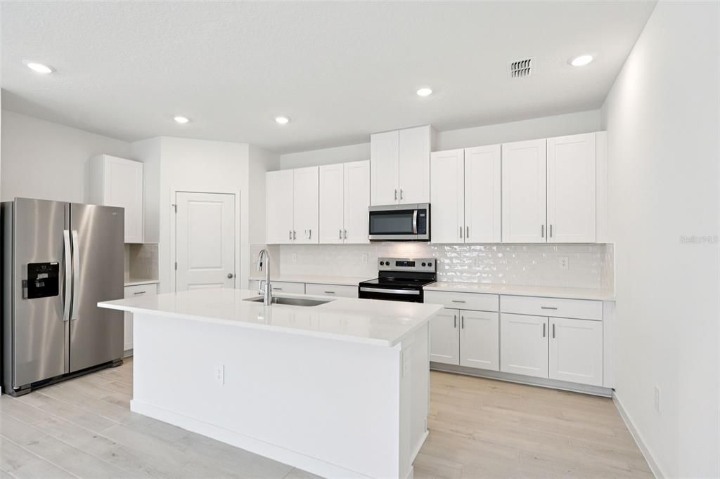 For Sale: $383,990 (4 beds, 3 baths, 1842 Square Feet)