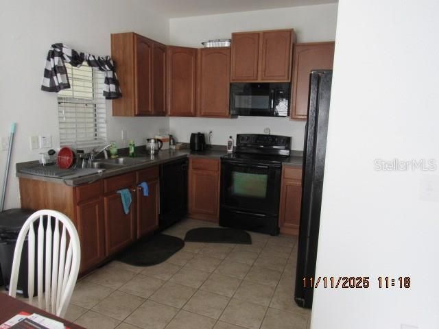 En Venta: $215,000 (3 camas, 3 baños, 1572 Pies cuadrados)