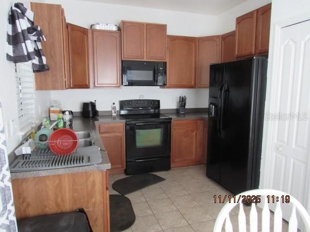 En Venta: $215,000 (3 camas, 3 baños, 1572 Pies cuadrados)