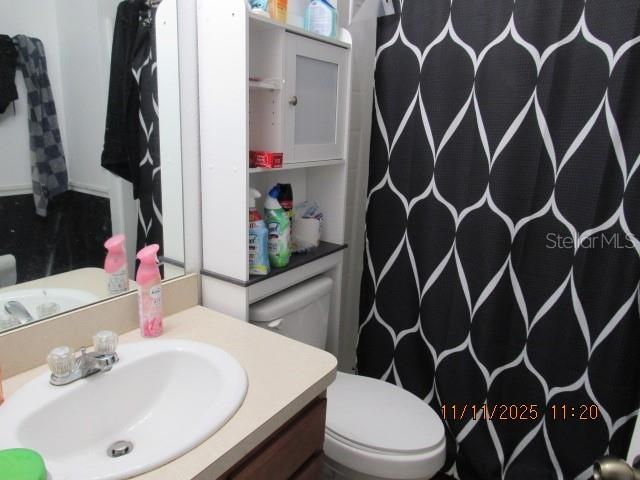 En Venta: $215,000 (3 camas, 3 baños, 1572 Pies cuadrados)