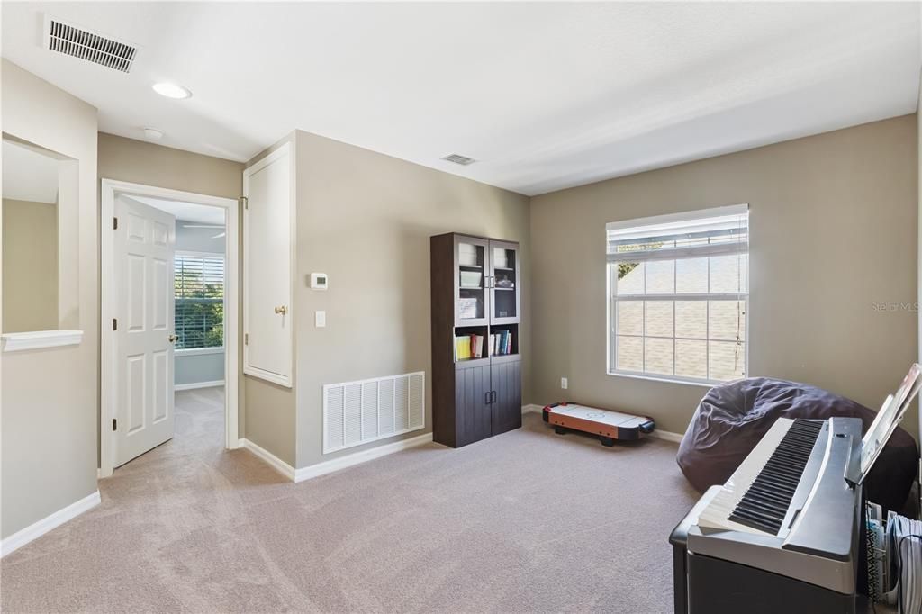 待售: $579,000 (4 贝兹, 2 浴室, 2438 平方英尺)