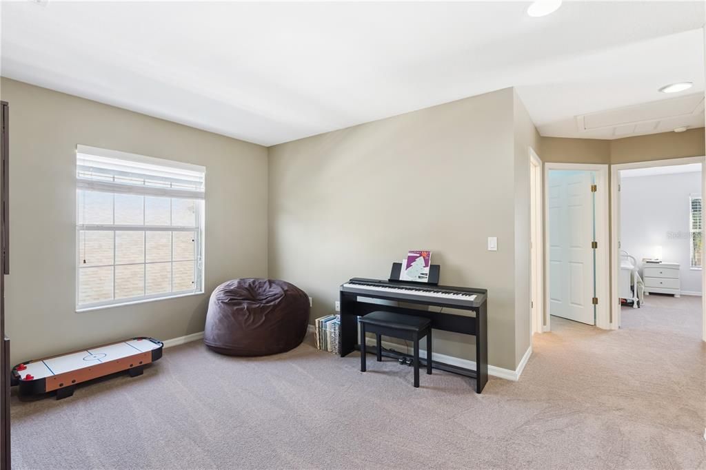 待售: $579,000 (4 贝兹, 2 浴室, 2438 平方英尺)