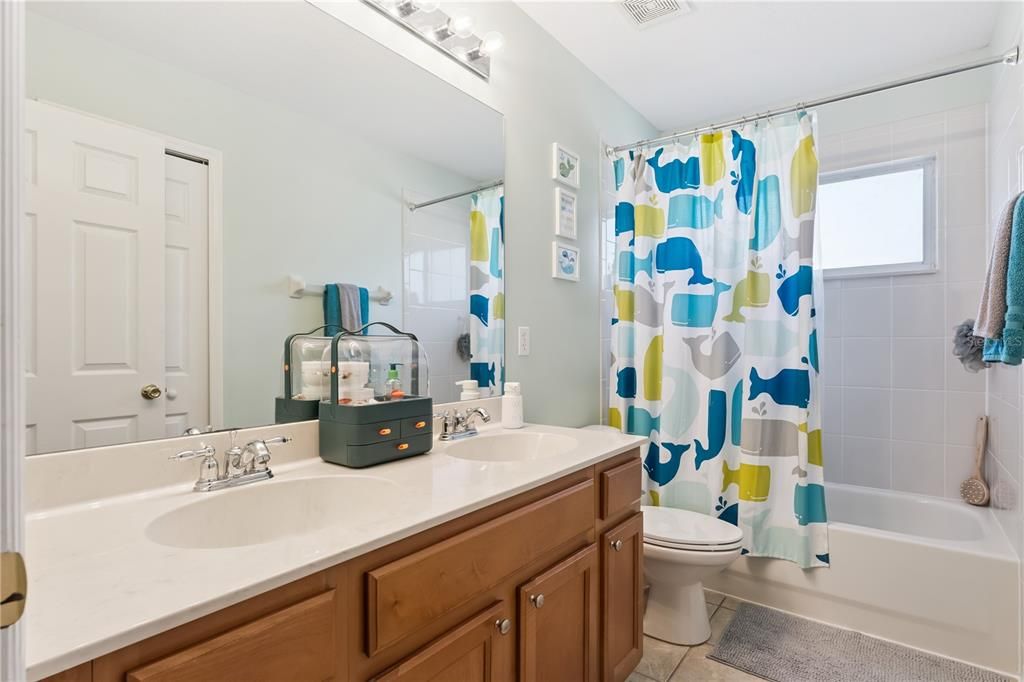 待售: $579,000 (4 贝兹, 2 浴室, 2438 平方英尺)