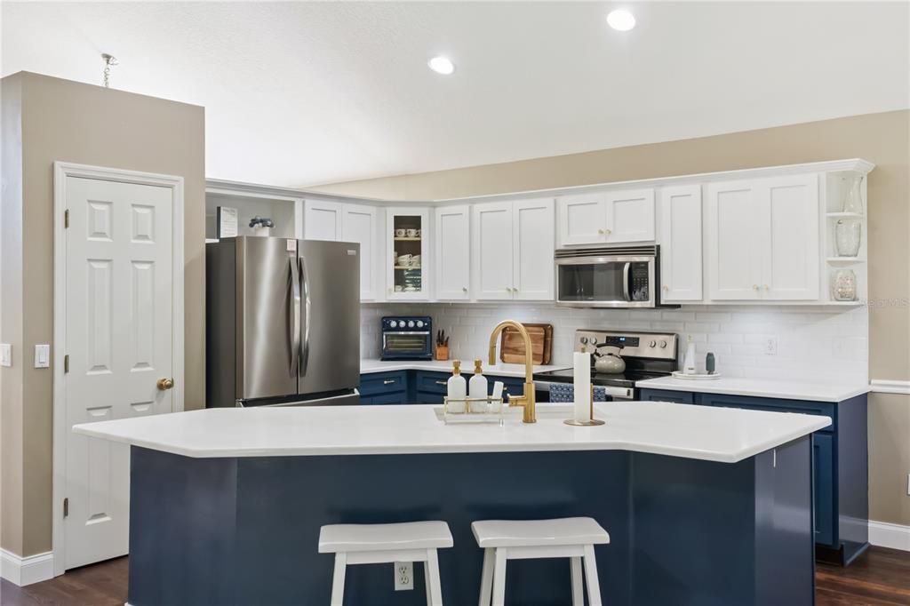 待售: $579,000 (4 贝兹, 2 浴室, 2438 平方英尺)