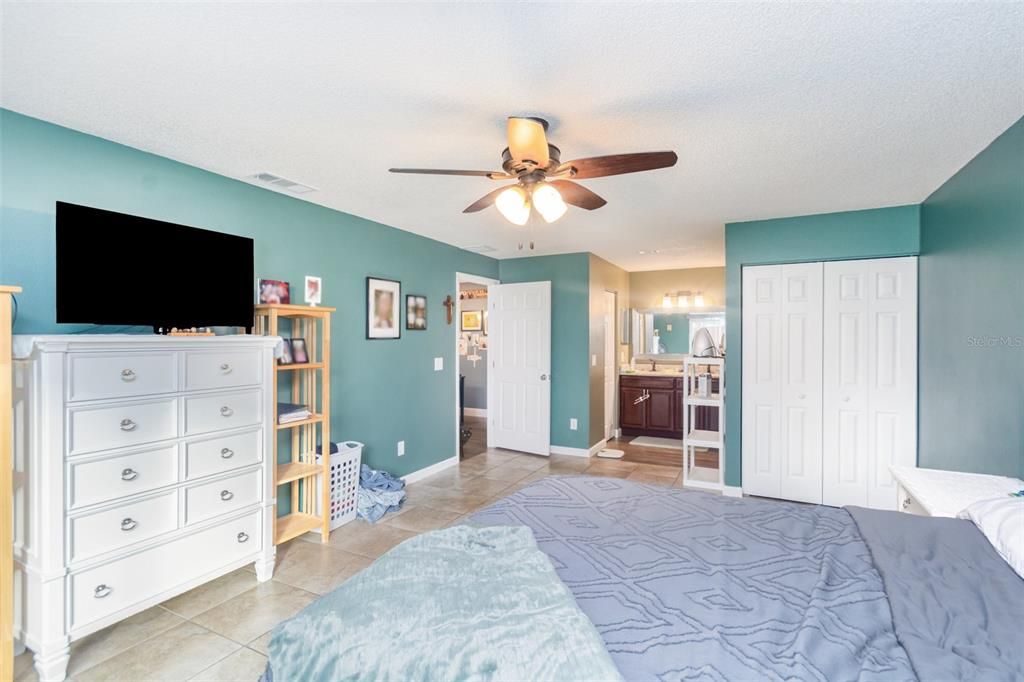 For Sale: $420,000 (3 beds, 2 baths, 1460 Square Feet)