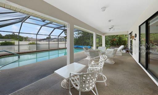 合同活跃: $275,000 (3 贝兹, 2 浴室, 1759 平方英尺)