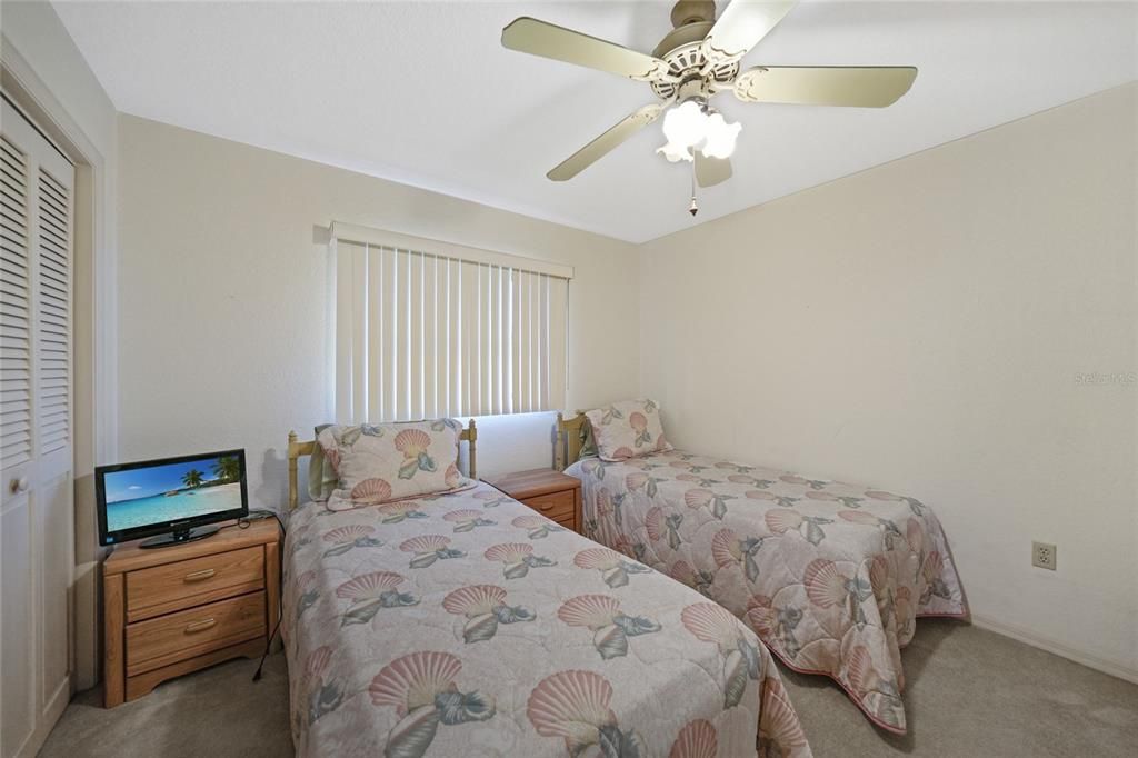 合同活跃: $275,000 (3 贝兹, 2 浴室, 1759 平方英尺)