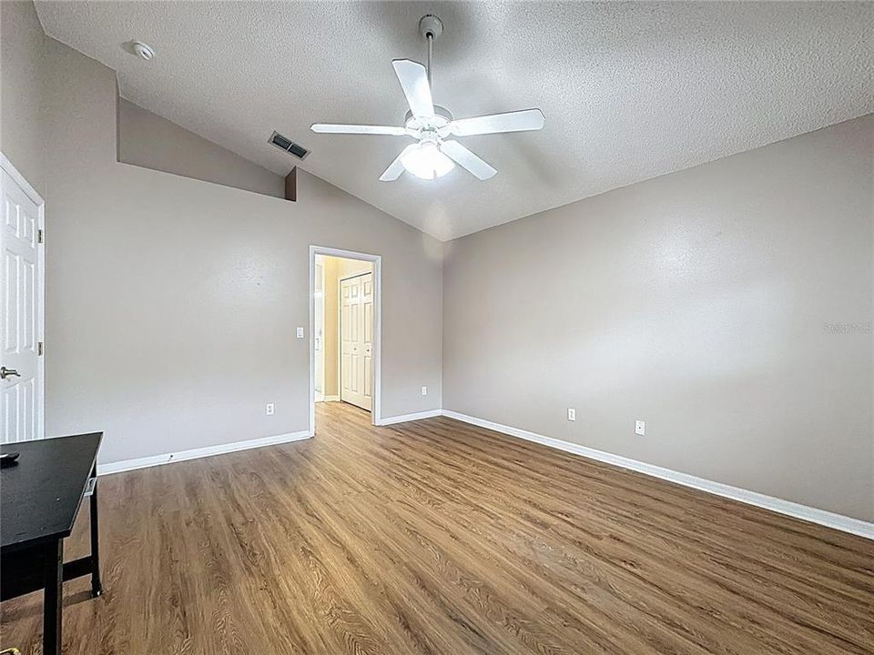 待售: $299,999 (2 贝兹, 2 浴室, 1410 平方英尺)