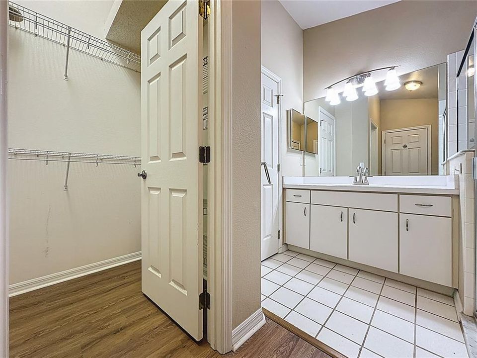 待售: $299,999 (2 贝兹, 2 浴室, 1410 平方英尺)