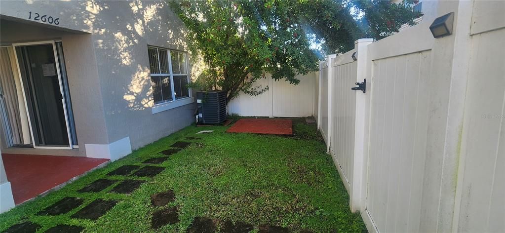 En Venta: $339,900 (2 camas, 2 baños, 1302 Pies cuadrados)