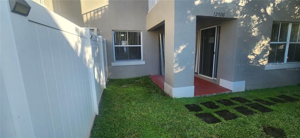 En Venta: $339,900 (2 camas, 2 baños, 1302 Pies cuadrados)