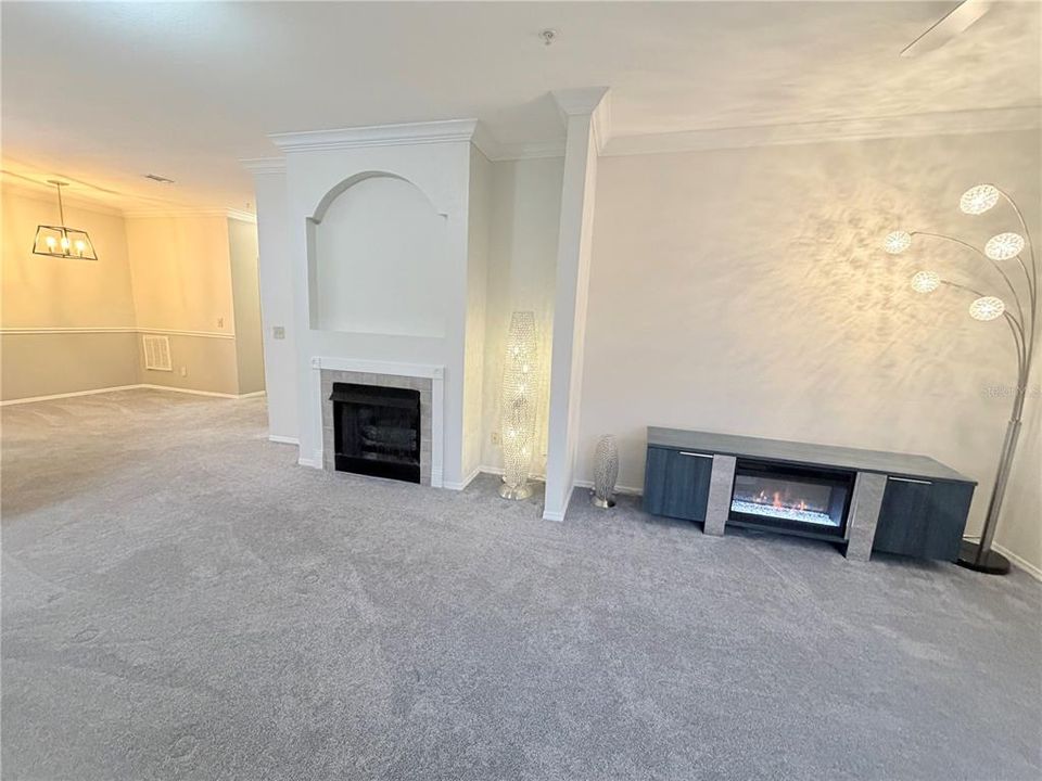 待售: $195,000 (2 贝兹, 2 浴室, 1212 平方英尺)