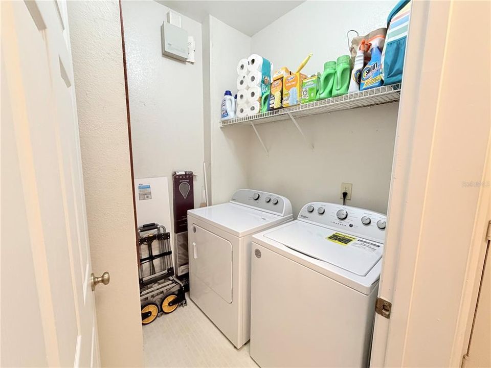 待售: $195,000 (2 贝兹, 2 浴室, 1212 平方英尺)