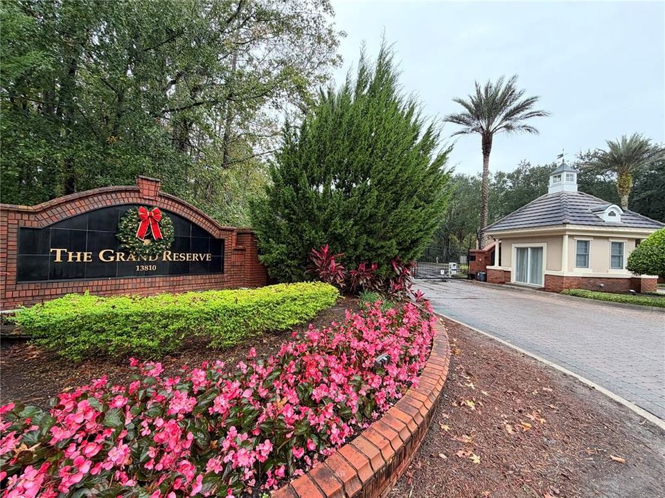 待售: $195,000 (2 贝兹, 2 浴室, 1212 平方英尺)