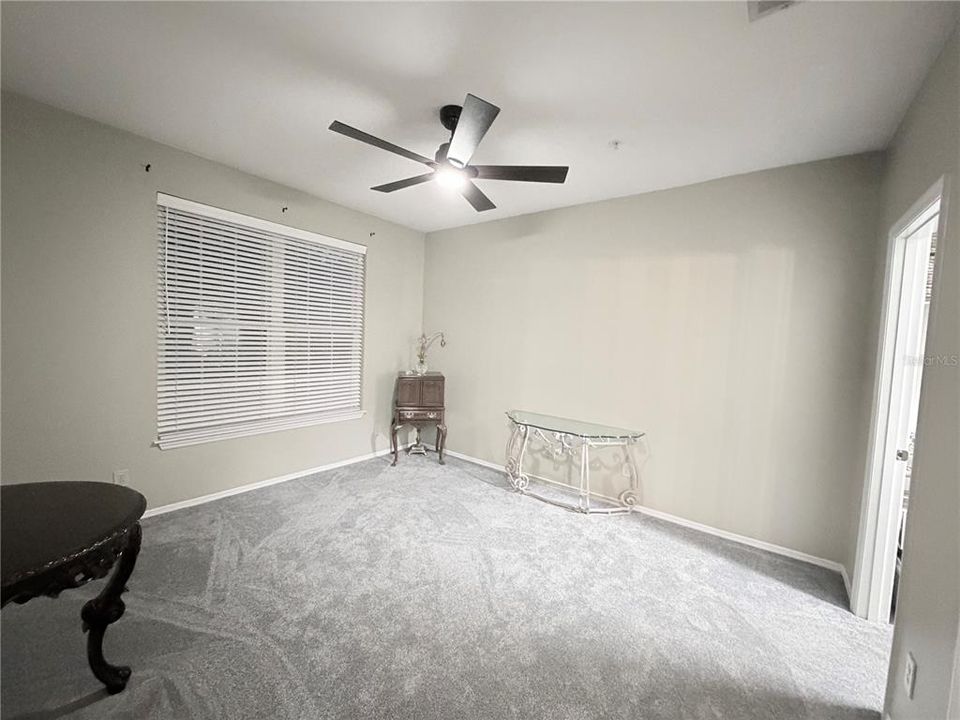 待售: $195,000 (2 贝兹, 2 浴室, 1212 平方英尺)