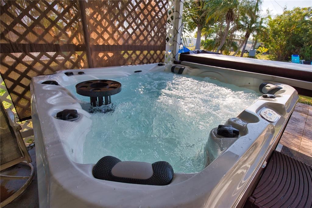 待售: $180,000 (2 贝兹, 2 浴室, 960 平方英尺)