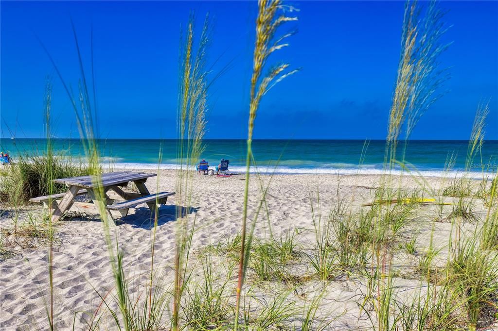 待售: $180,000 (2 贝兹, 2 浴室, 960 平方英尺)