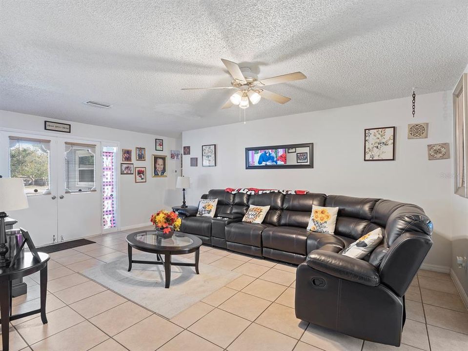 For Sale: $274,900 (3 beds, 2 baths, 1508 Square Feet)