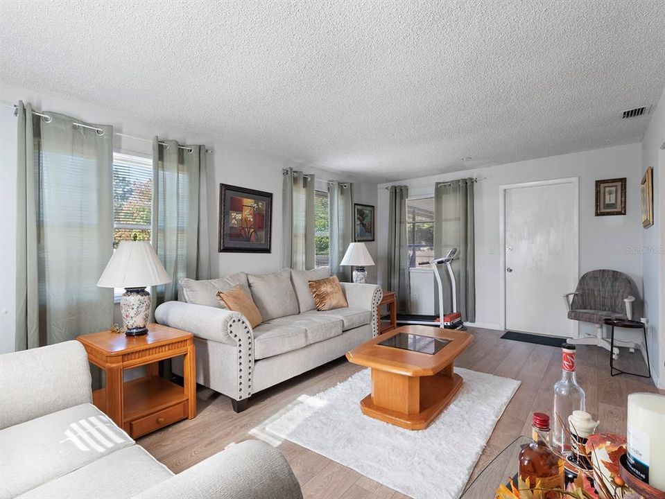 For Sale: $274,900 (3 beds, 2 baths, 1508 Square Feet)