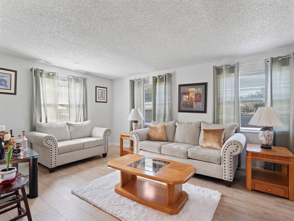 For Sale: $274,900 (3 beds, 2 baths, 1508 Square Feet)