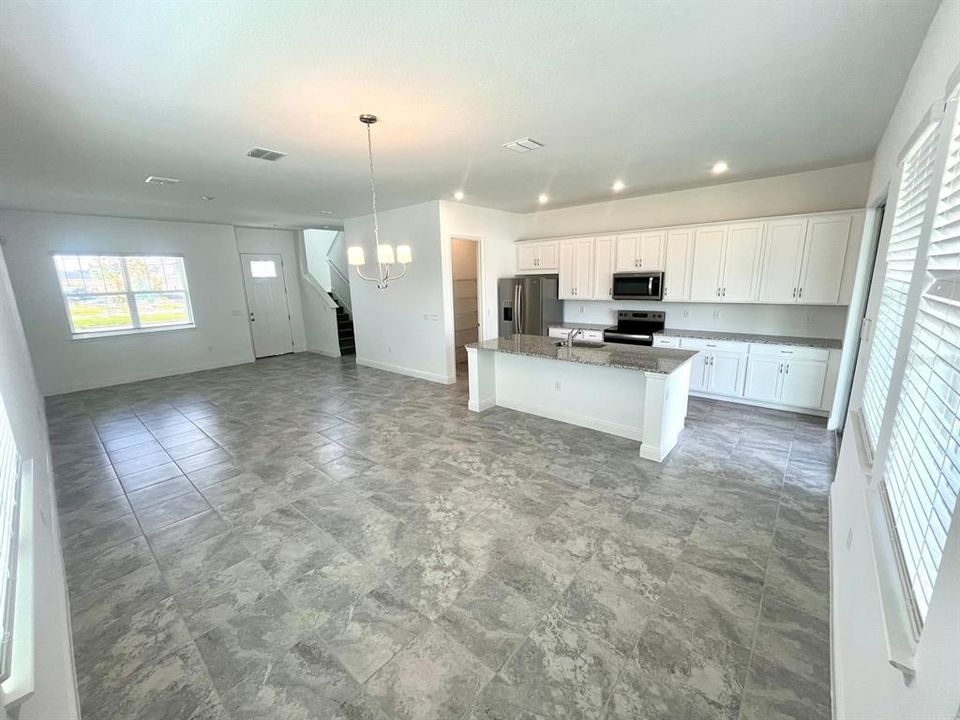 For Rent: $2,500 (3 beds, 2 baths, 1781 Square Feet)