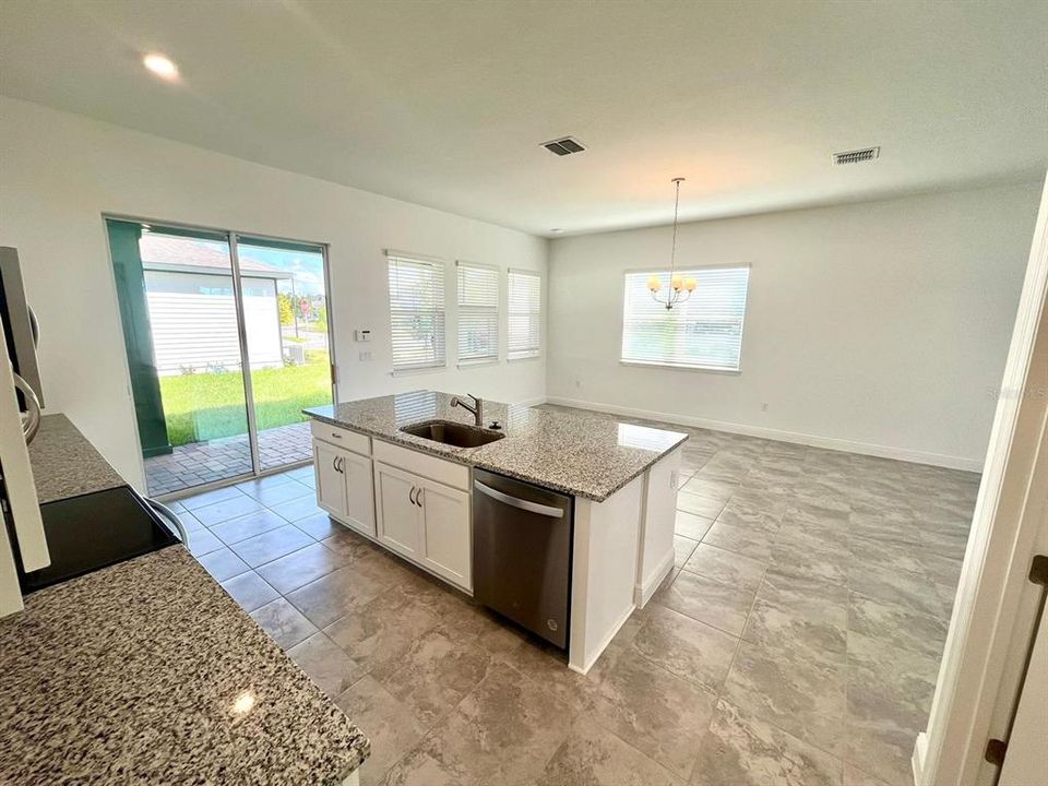 For Rent: $2,500 (3 beds, 2 baths, 1781 Square Feet)