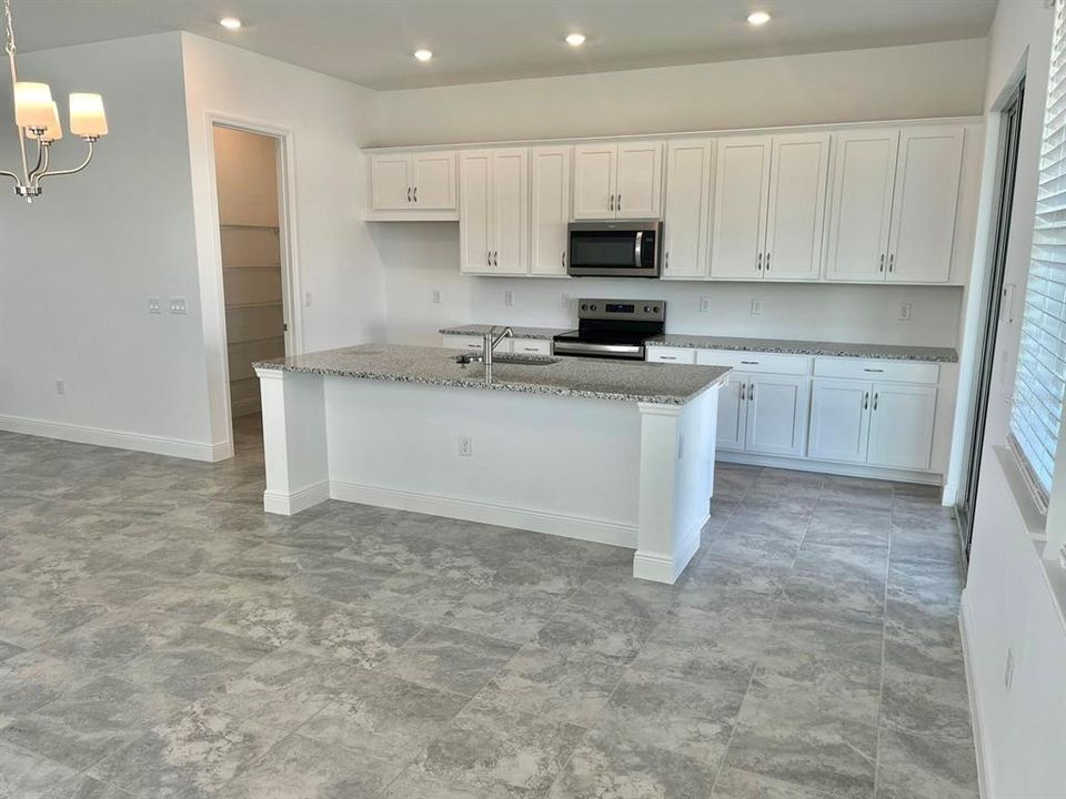 For Rent: $2,500 (3 beds, 2 baths, 1781 Square Feet)