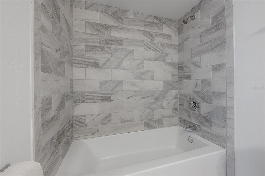 В аренду: $1,900 (2 спален, 2 ванн, 940 Квадратных фут)