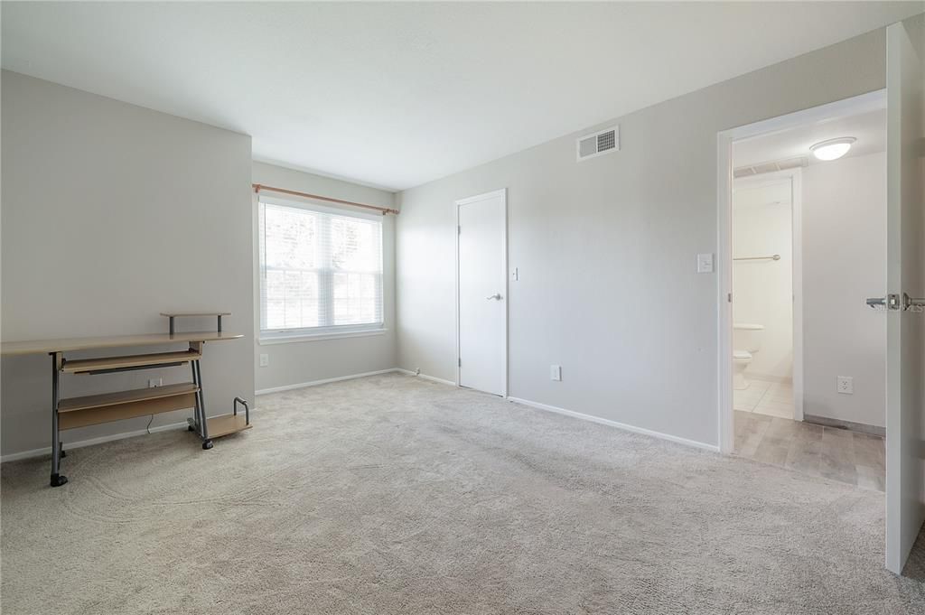 В аренду: $1,900 (2 спален, 2 ванн, 940 Квадратных фут)