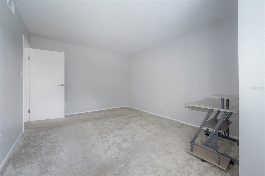 В аренду: $1,900 (2 спален, 2 ванн, 940 Квадратных фут)