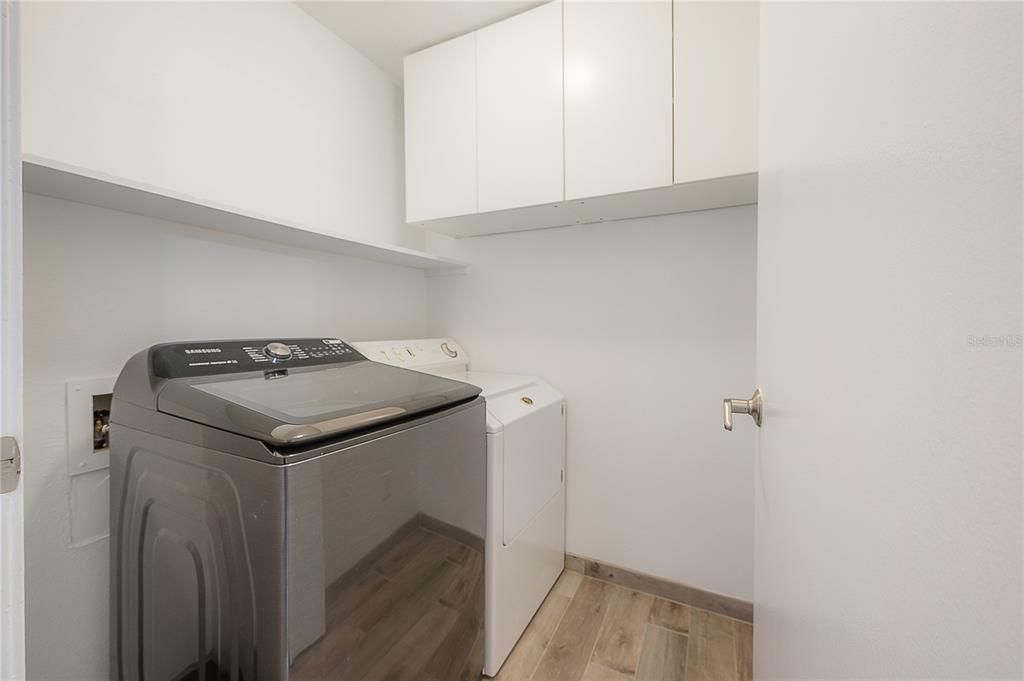 В аренду: $1,900 (2 спален, 2 ванн, 940 Квадратных фут)