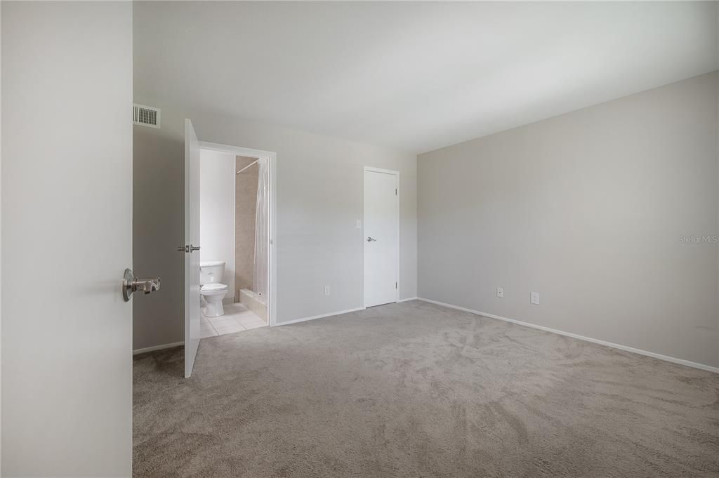 В аренду: $1,900 (2 спален, 2 ванн, 940 Квадратных фут)