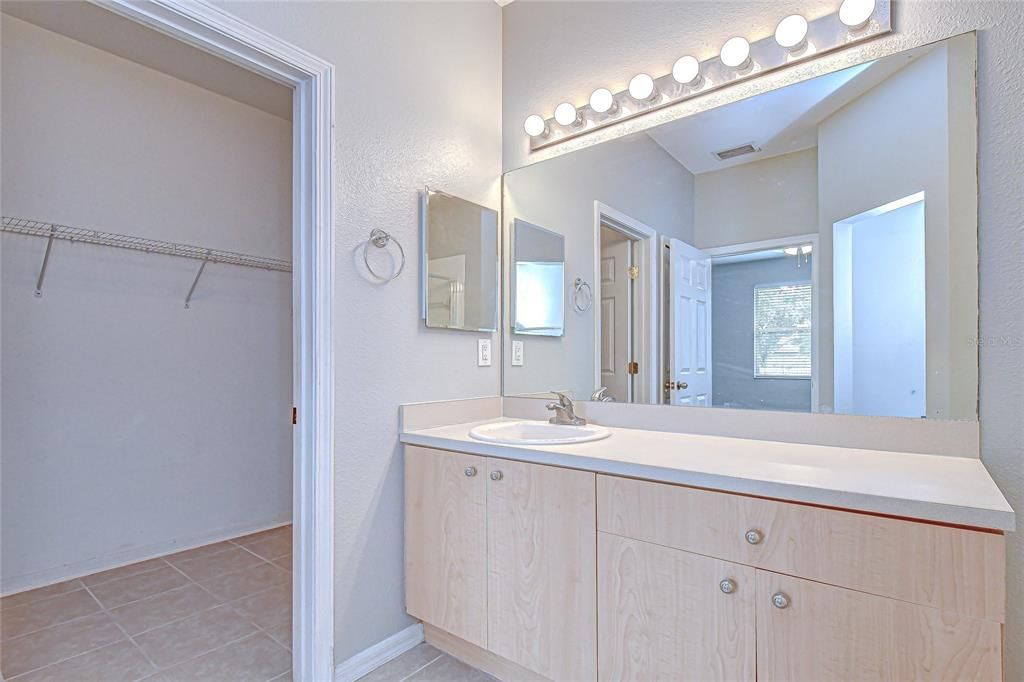 En Venta: $260,000 (2 camas, 2 baños, 1319 Pies cuadrados)