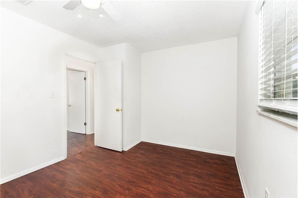 В аренду: $2,200 (4 спален, 2 ванн, 1373 Квадратных фут)