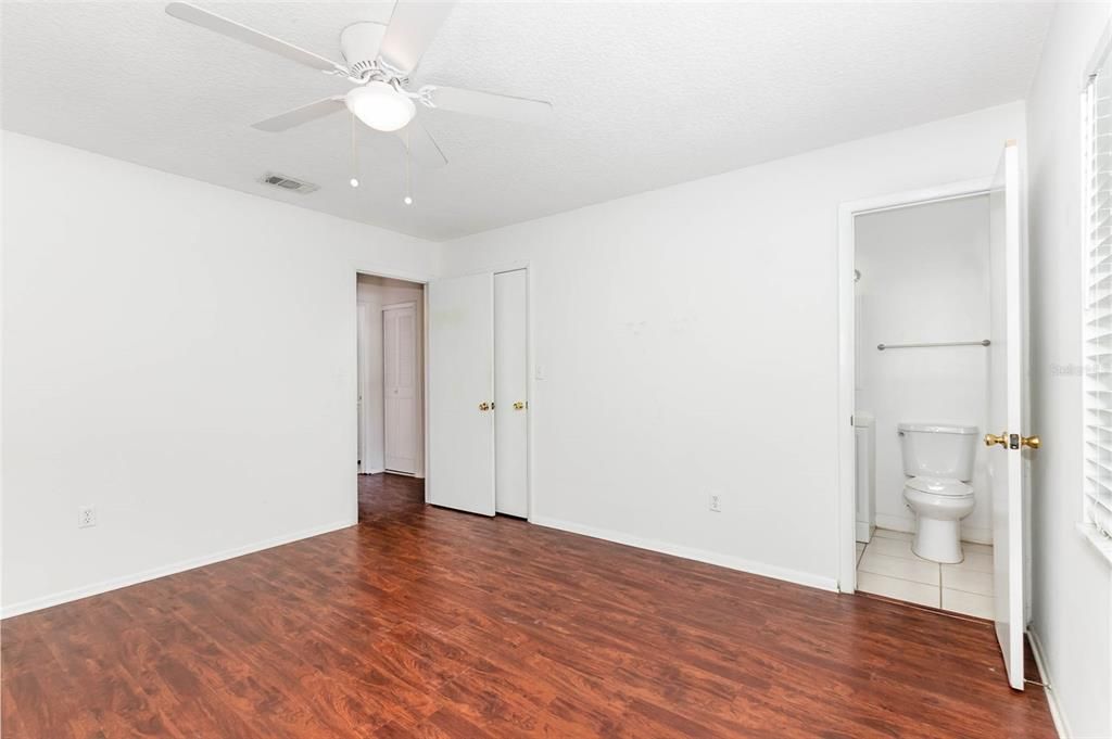 В аренду: $2,200 (4 спален, 2 ванн, 1373 Квадратных фут)