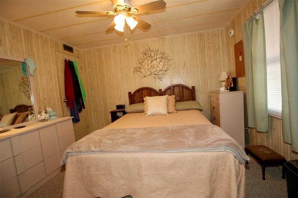 For Sale: $149,900 (2 beds, 2 baths, 1344 Square Feet)