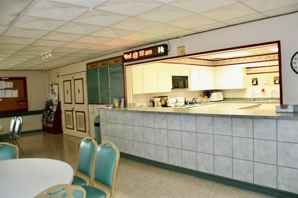 For Sale: $149,900 (2 beds, 2 baths, 1344 Square Feet)