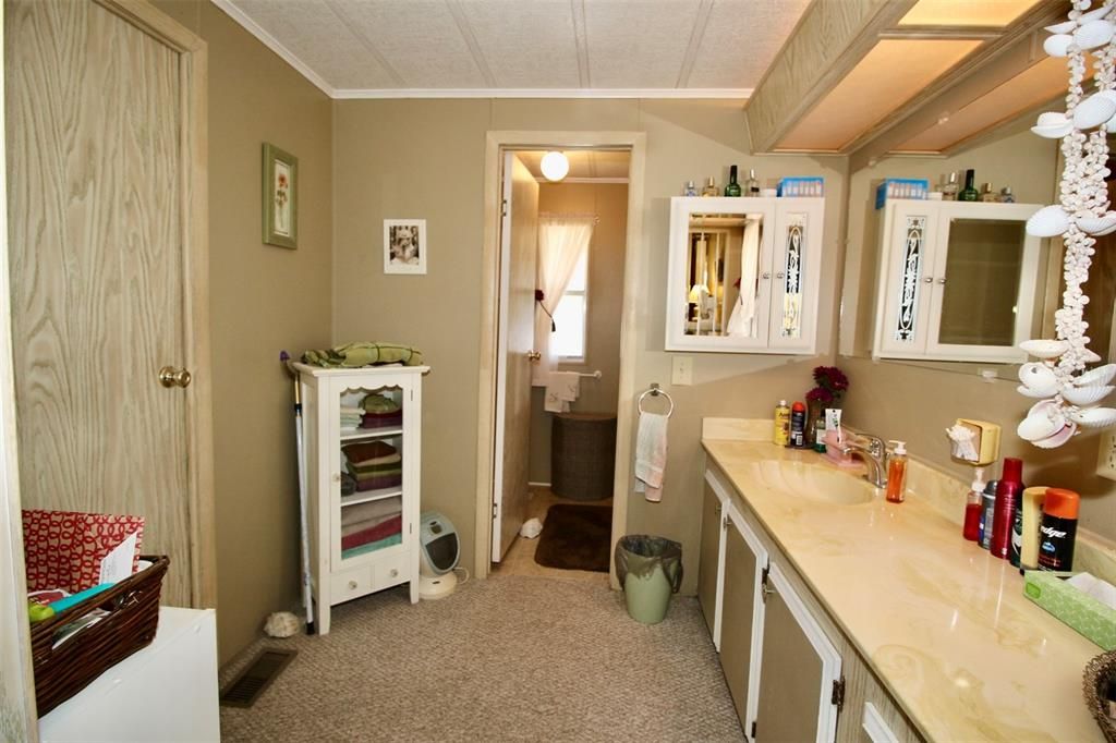 For Sale: $149,900 (2 beds, 2 baths, 1344 Square Feet)