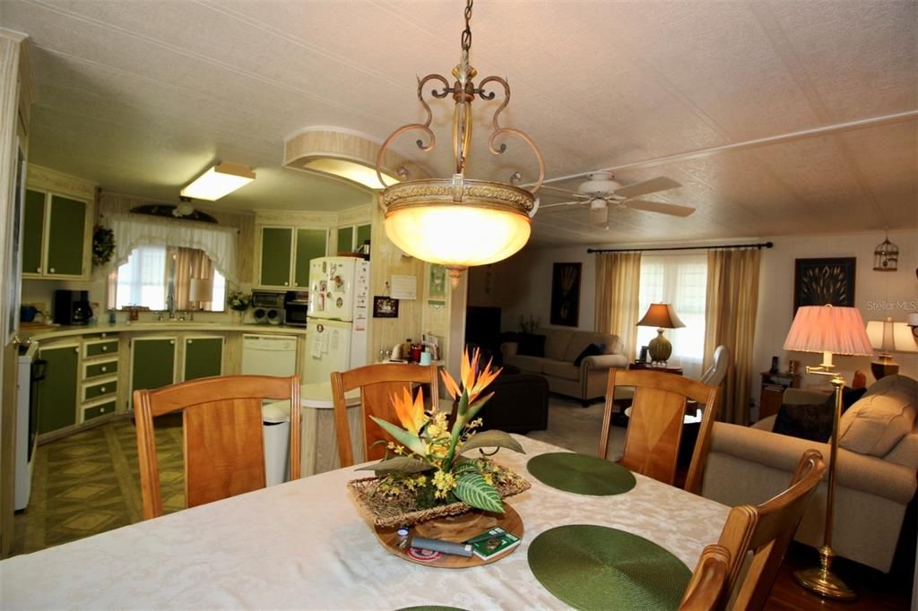 For Sale: $149,900 (2 beds, 2 baths, 1344 Square Feet)