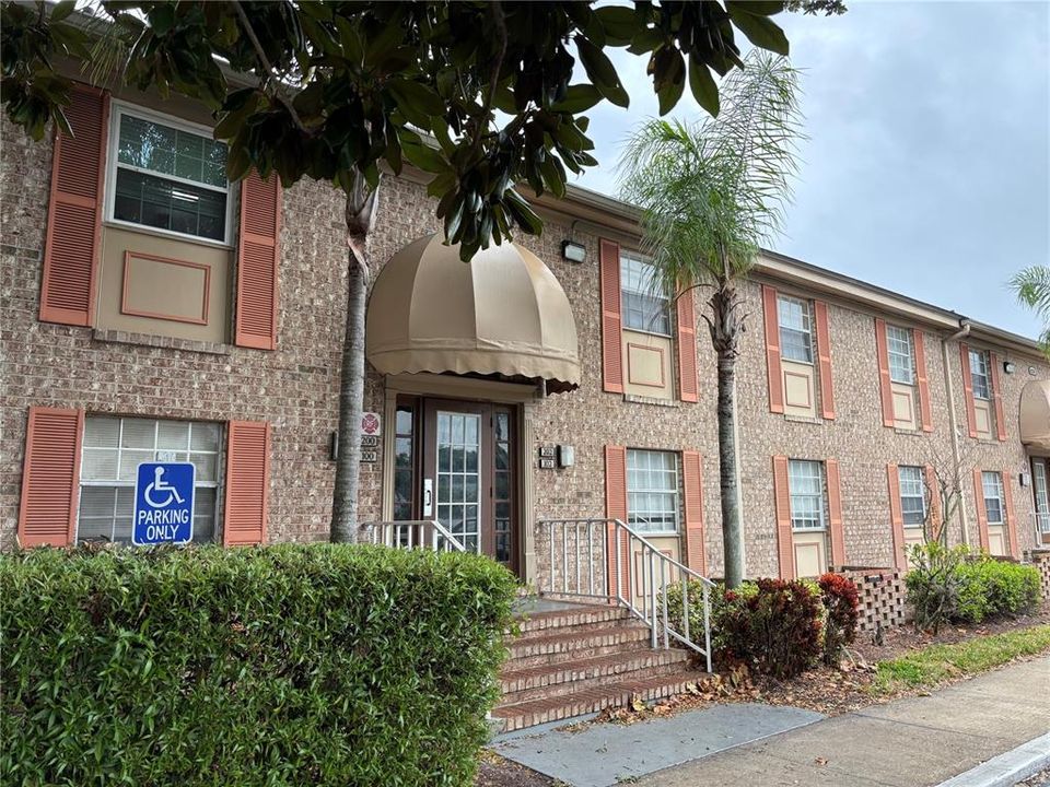 待售: $135,000 (2 贝兹, 2 浴室, 1206 平方英尺)