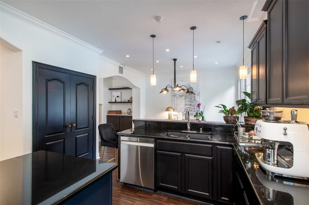 В аренду: $4,800 (2 спален, 2 ванн, 1589 Квадратных фут)