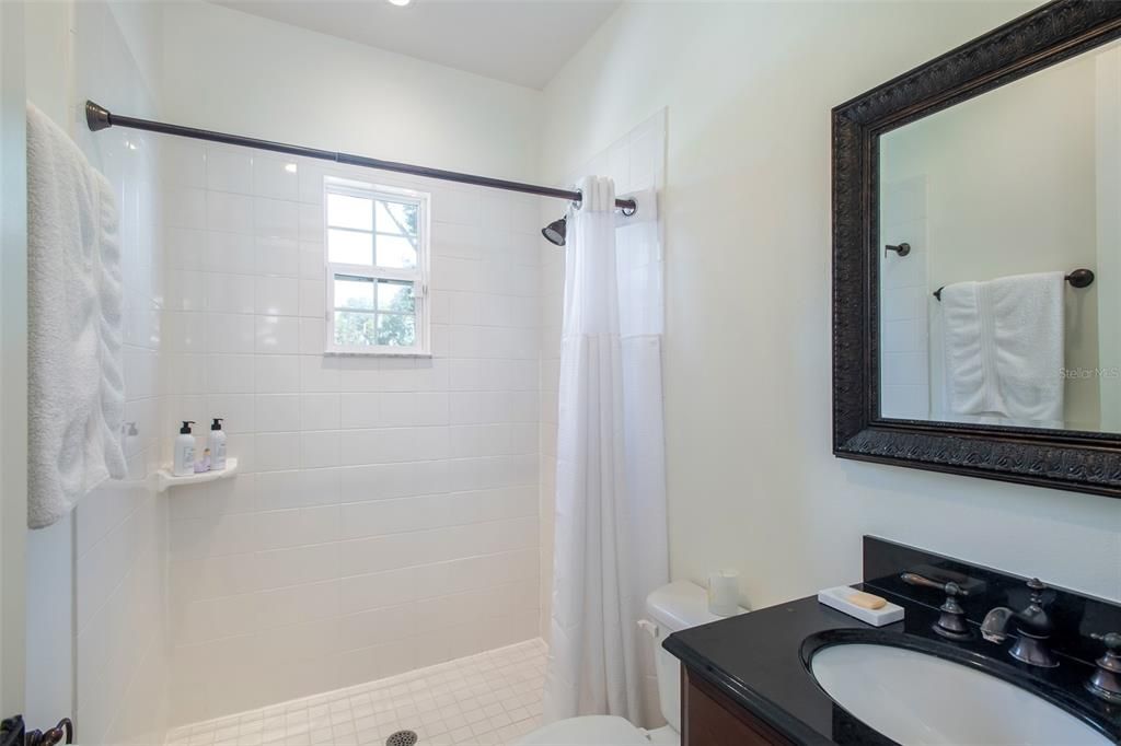 В аренду: $4,800 (2 спален, 2 ванн, 1589 Квадратных фут)